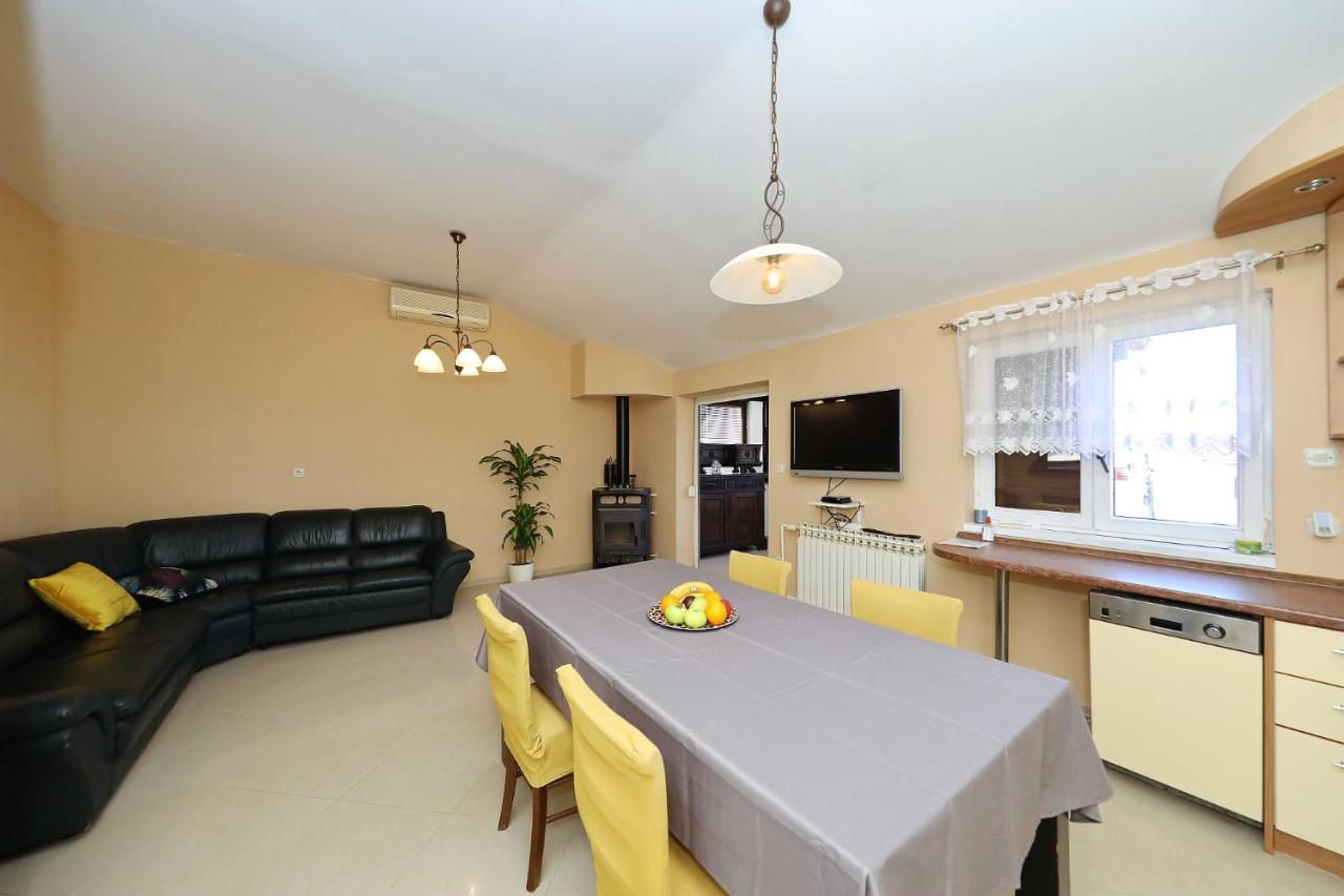 Kožino Apartments Moira I Loli מראה חיצוני תמונה